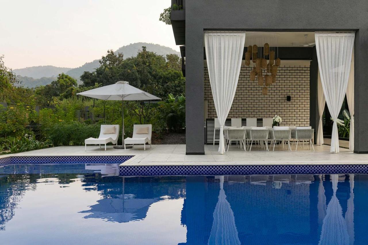 Stayvista At The Charcoal Villa Luxury Collection Alībāg Eksteriør billede