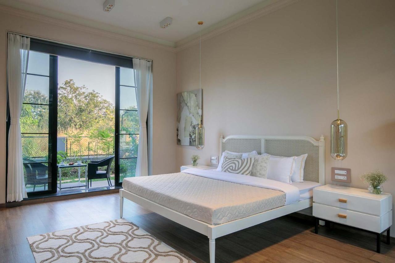 Stayvista At The Charcoal Villa Luxury Collection Alībāg Eksteriør billede